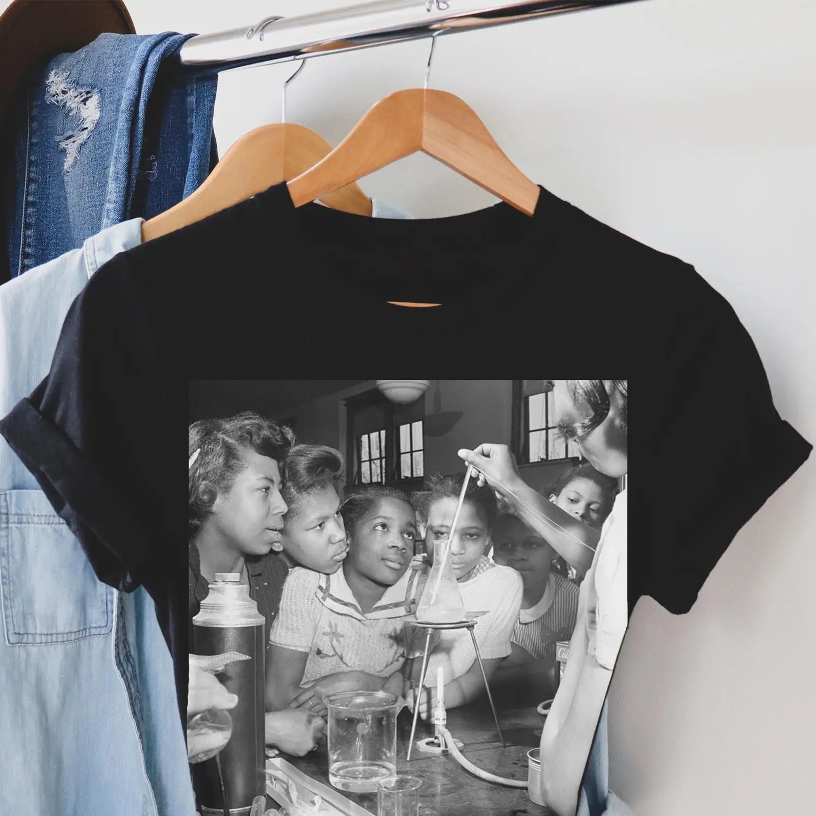 Vintage Fashion History - Camiseta Feminina Estilo Vintage Lavado com