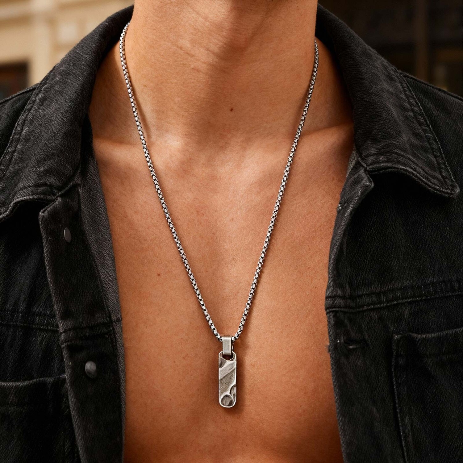 Colares pequenos com pingente  - Vintage Fashion Tags avaliação e preço