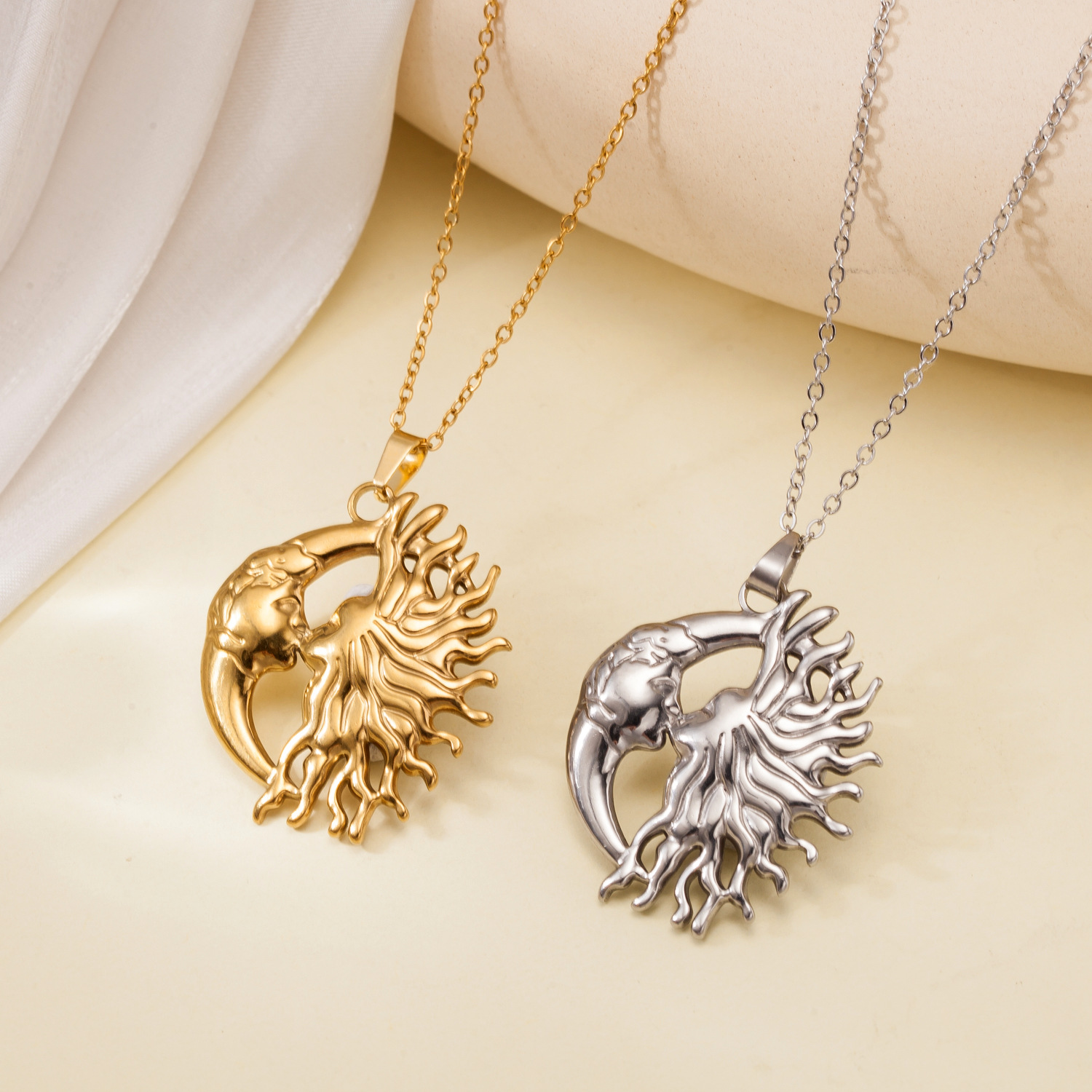 Colar Sol e Lua para Casal, Pi - Vintage Fashion Look avaliação e preço